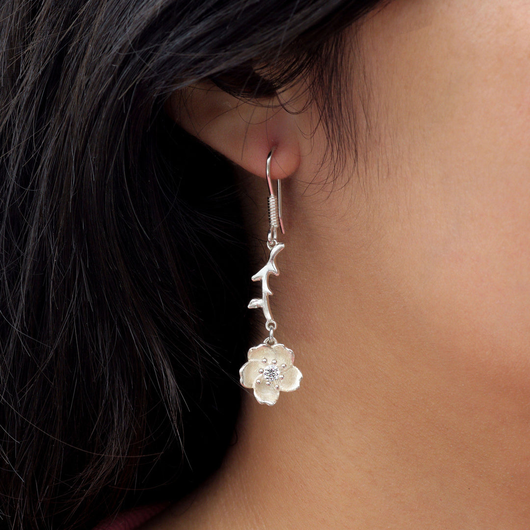 Aretes flor de cerezo colgantes