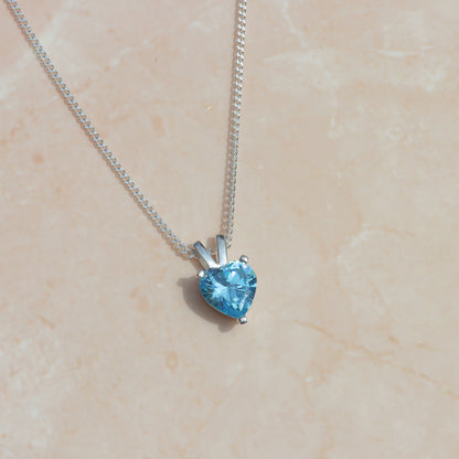 Collar de corazón con piedra en plata 950