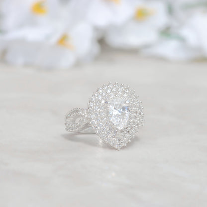 Anillo con piedra gota en plata 950 – Divine Drop