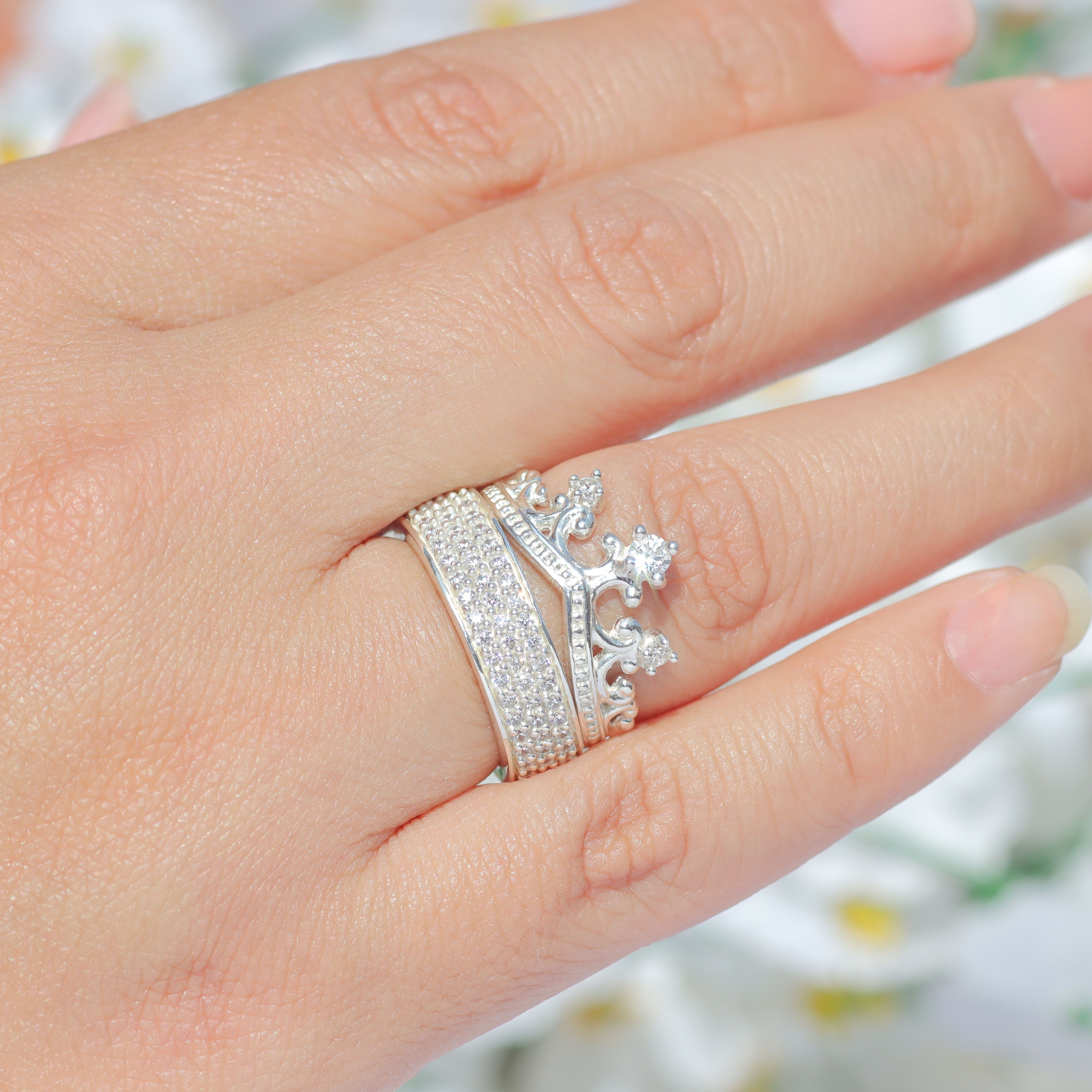 Princess rings with a circular cut