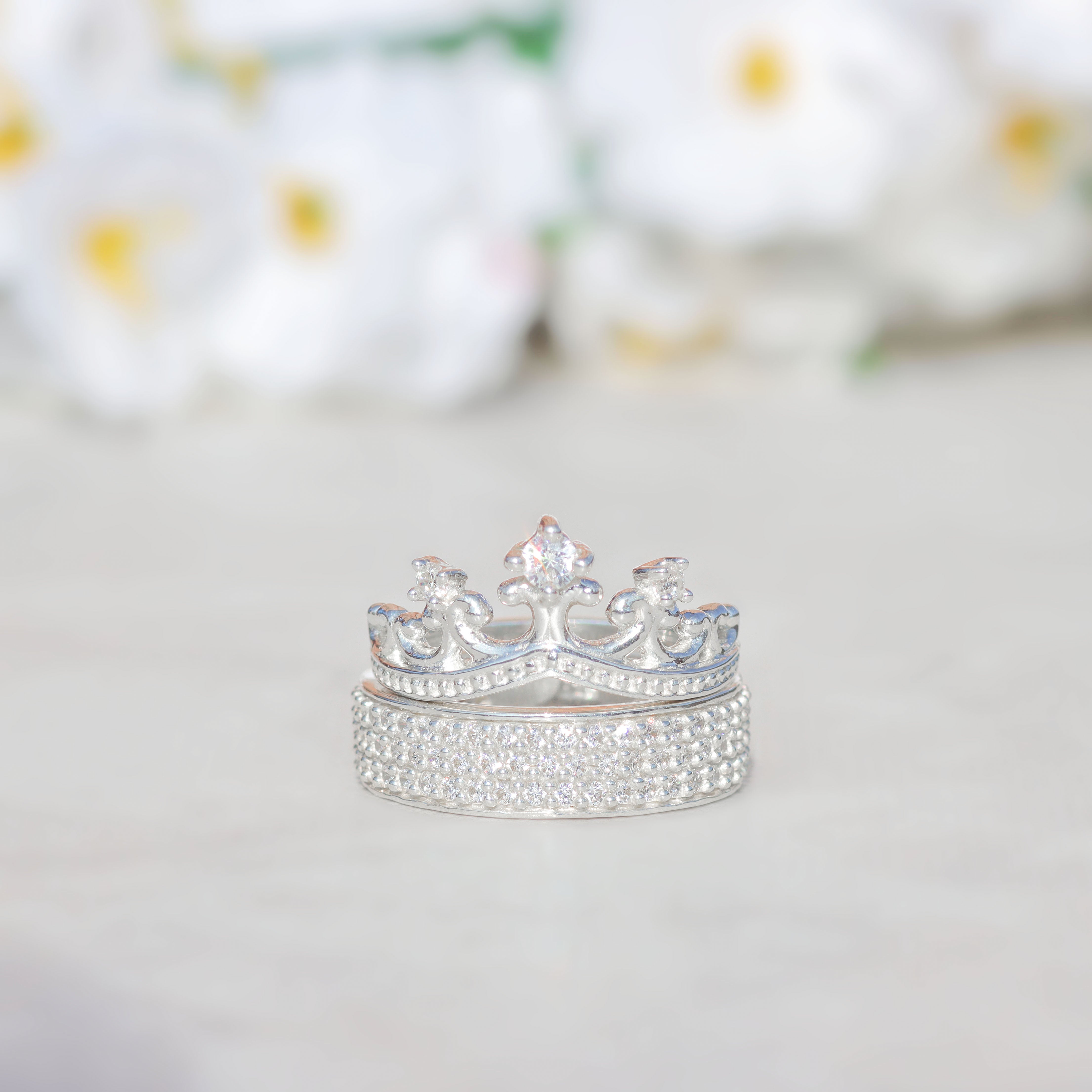 Princess rings with a circular cut