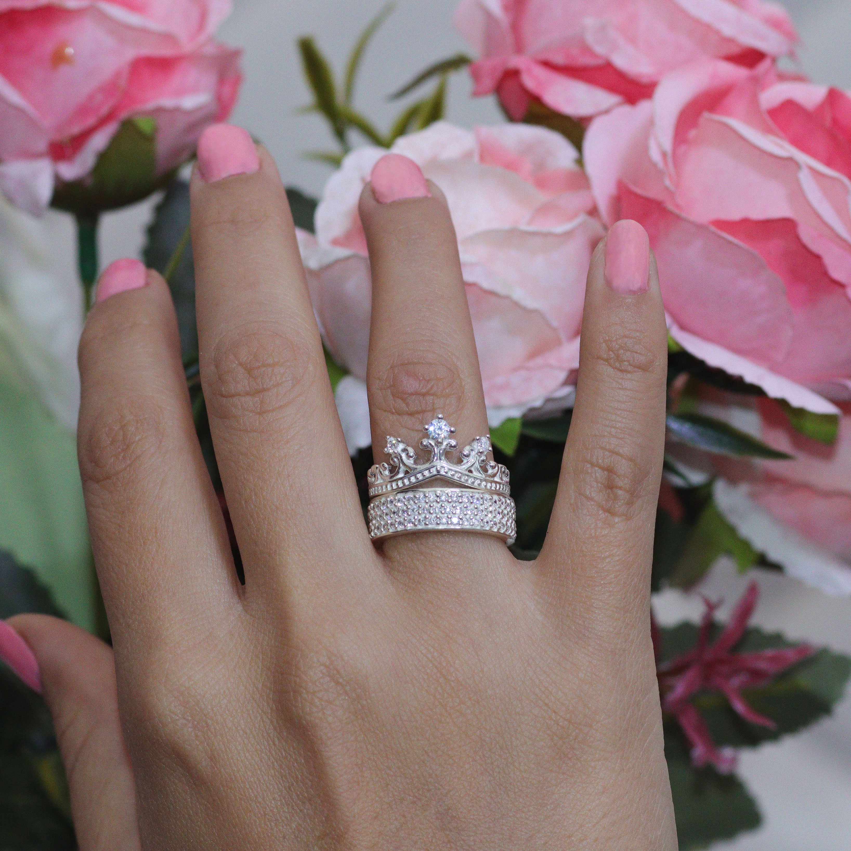 Princess rings with a circular cut