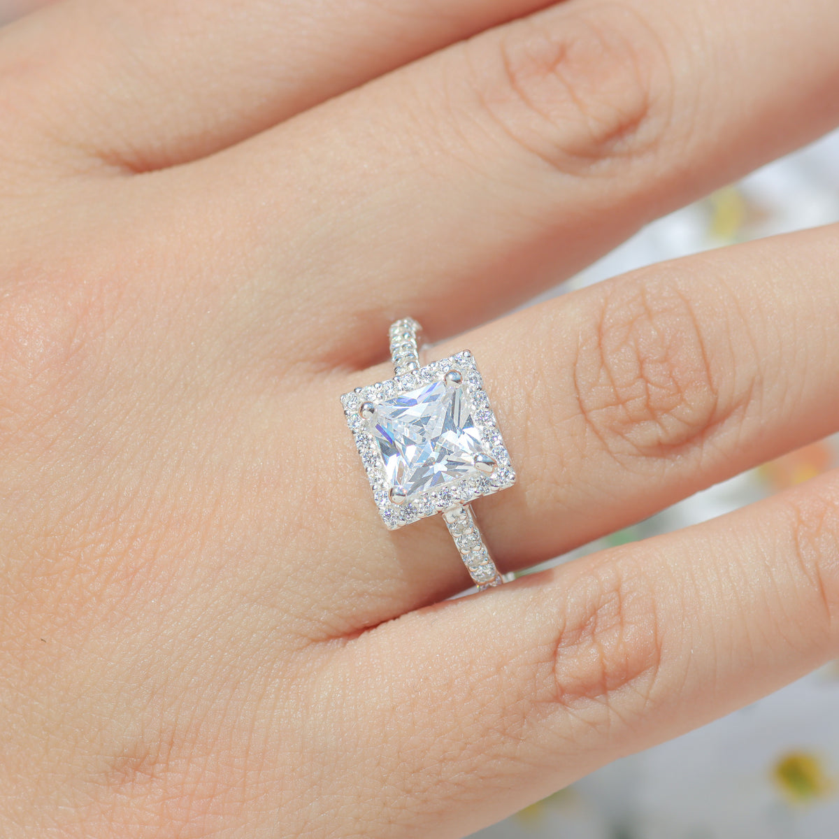 Anillo con piedra corte princesa en plata 950 – clásico