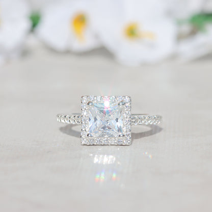 Anillo con piedra corte princesa en plata 950 – clásico