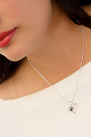 Collar de corazón con huella de perro y nombre personalizado