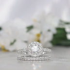 Anillo con piedra blanca en plata 950 – White Cut