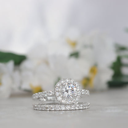 Anillo con piedra blanca en plata 950 – White Cut