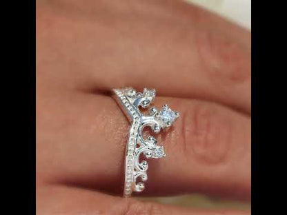 Crown ring with circular relief