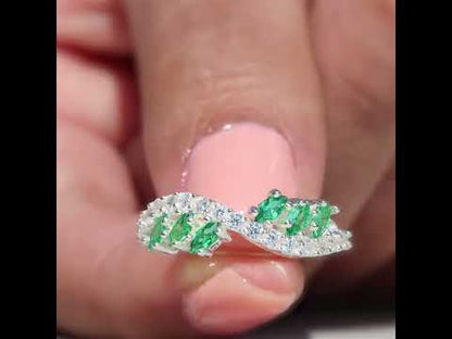 Anillo infinito con piedra marquesa en plata 950