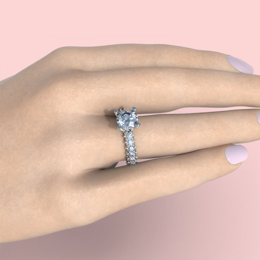 Solitaire ring with circular cut