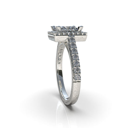 Anillo con piedra corte princesa en plata 950 – clásico