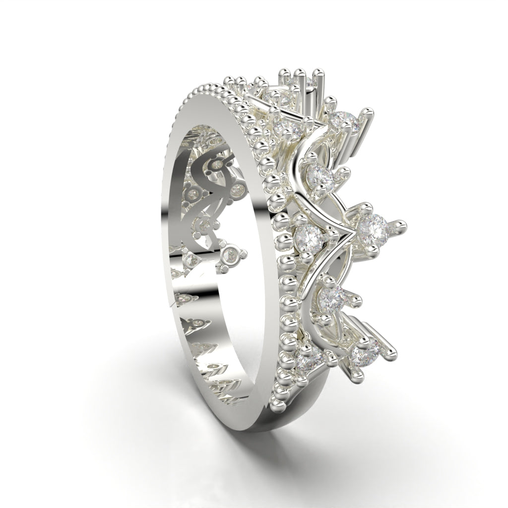 Crown ring with circular cut