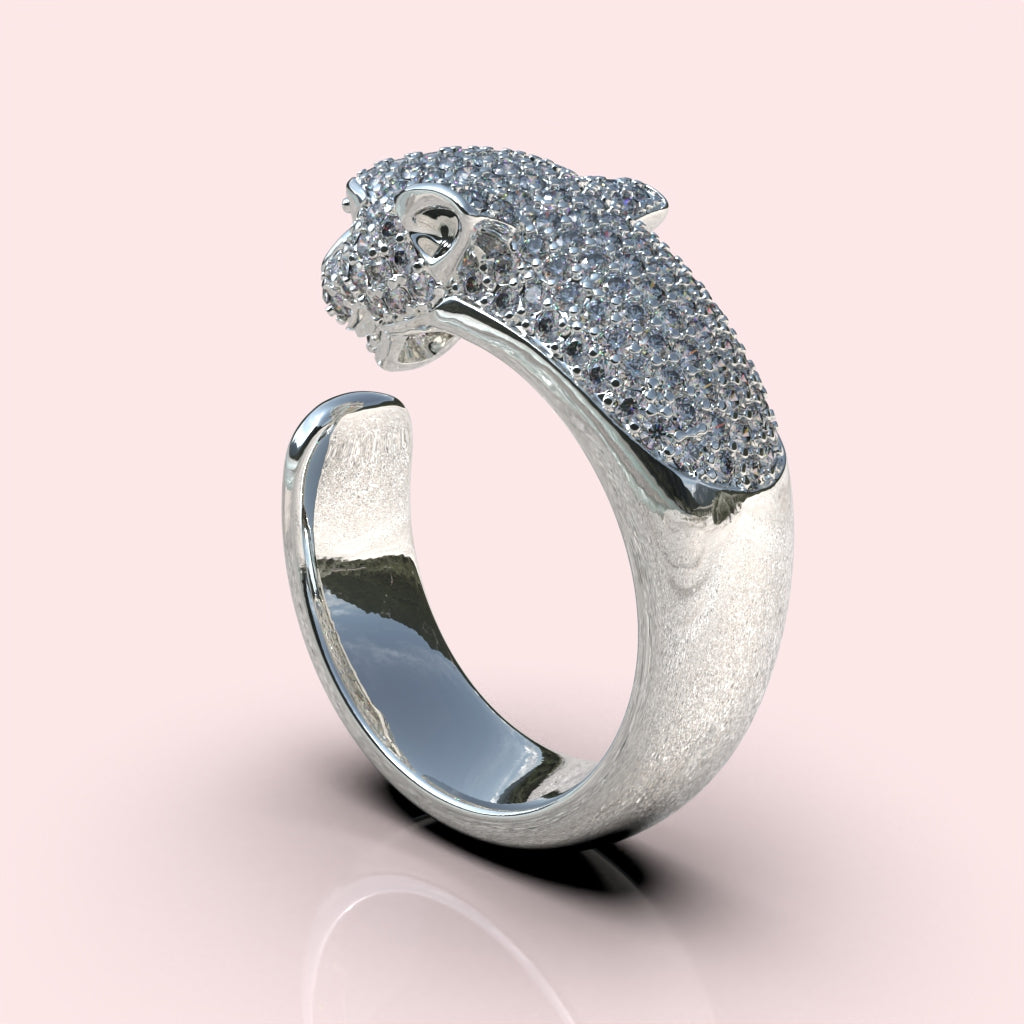 Panther ring with circular cut
