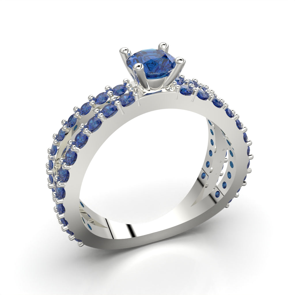 Double band ring with circular cut