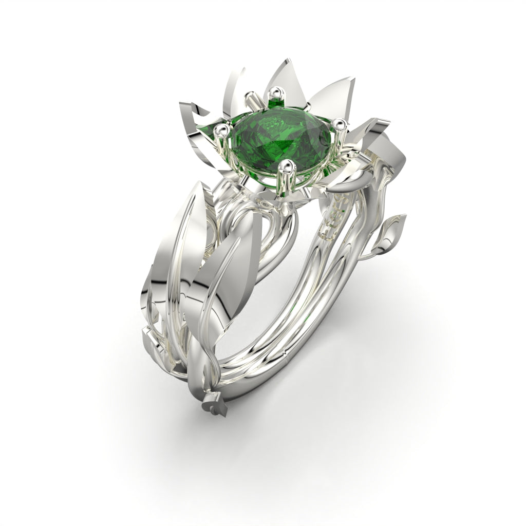 Natu ring with circular cut